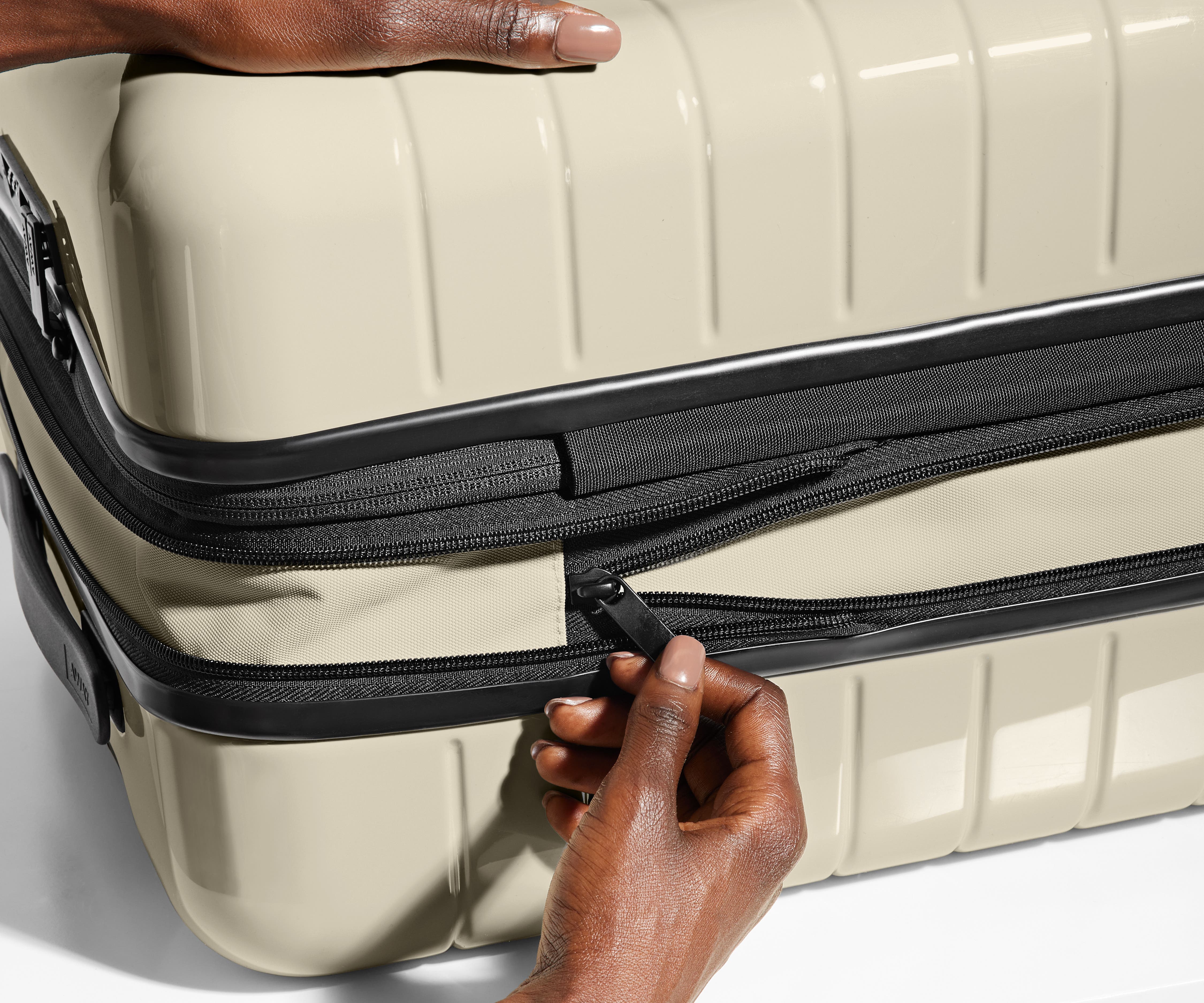 Hand unzipping the wraparound expansion feature