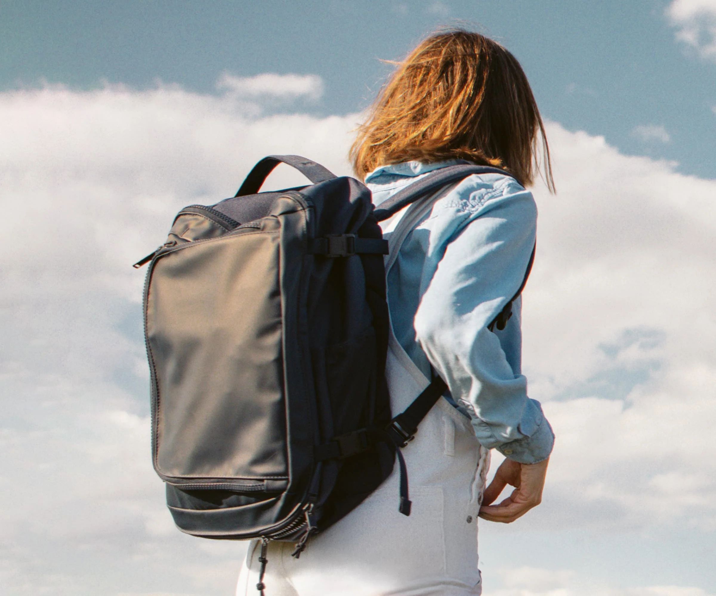 The Outdoor Convertible Backpack 25L | Navy Blue
