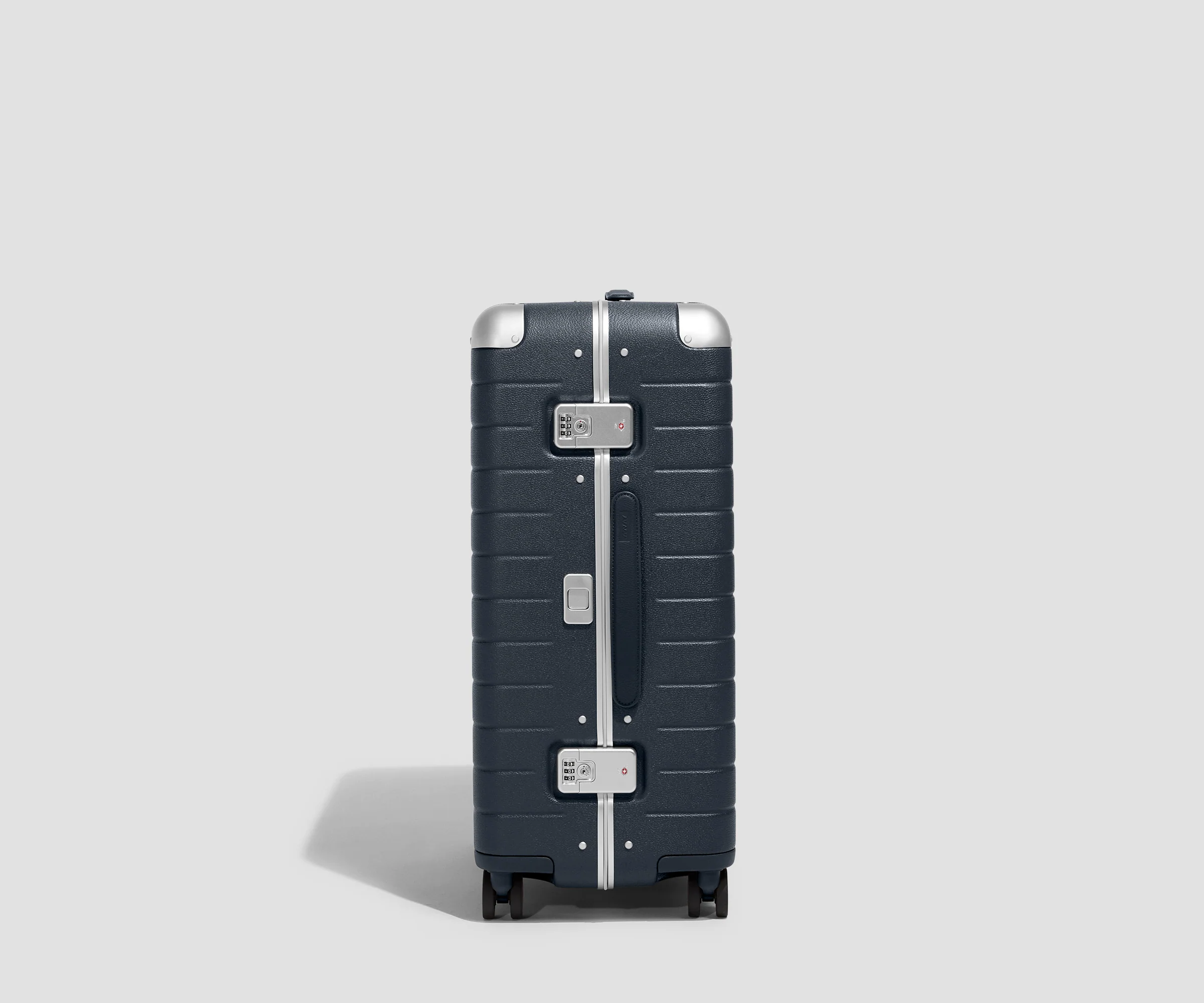 The Aluminum Edge Medium in Navy Blue