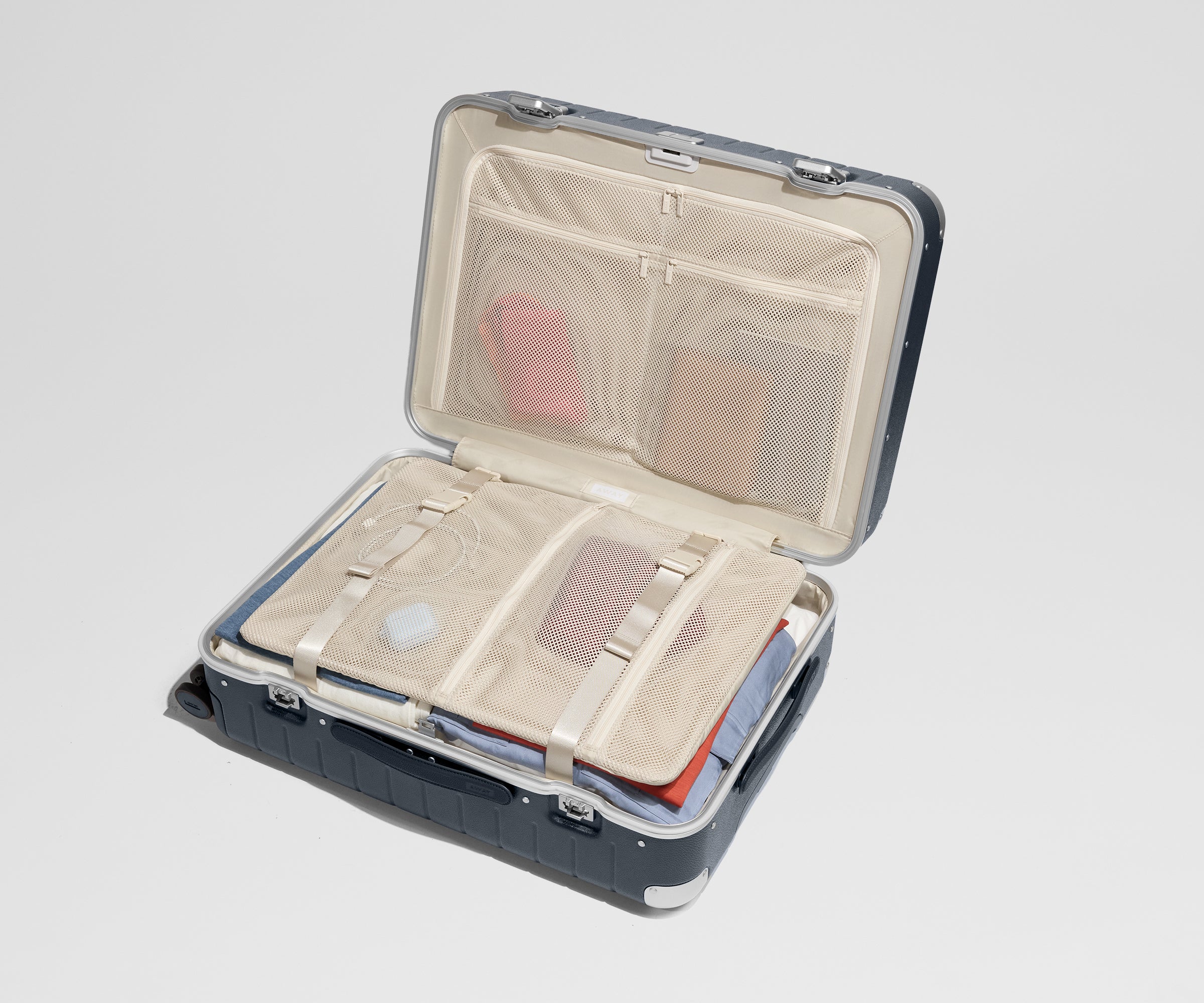 The Aluminum Edge Medium in Navy Blue