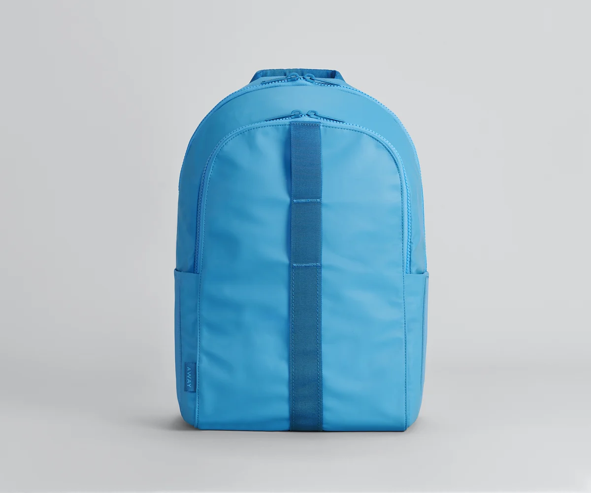 Front view of the Active Backpack 26L and the front webbing loops