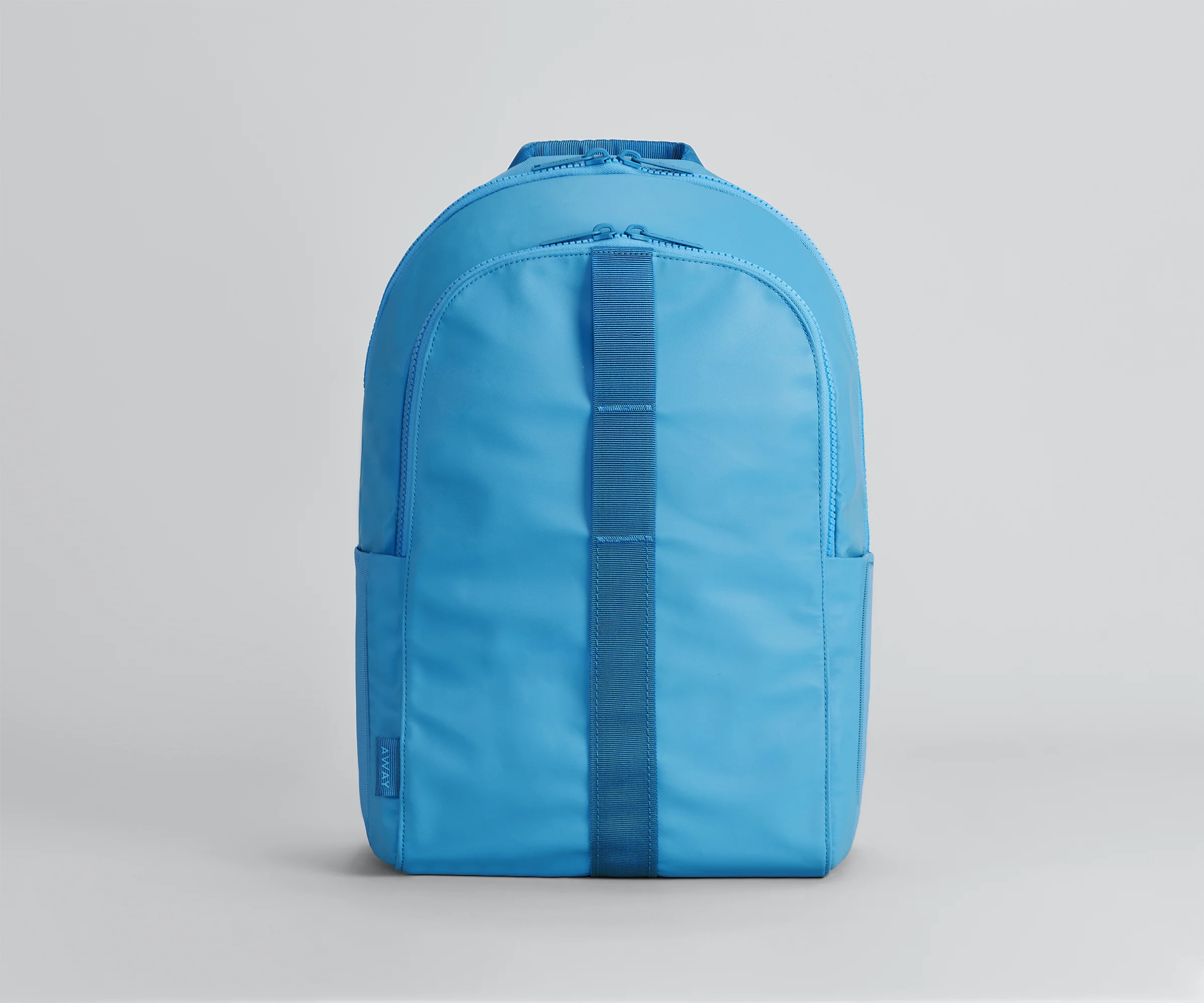 Front view of the Active Backpack 26L and the front webbing loops