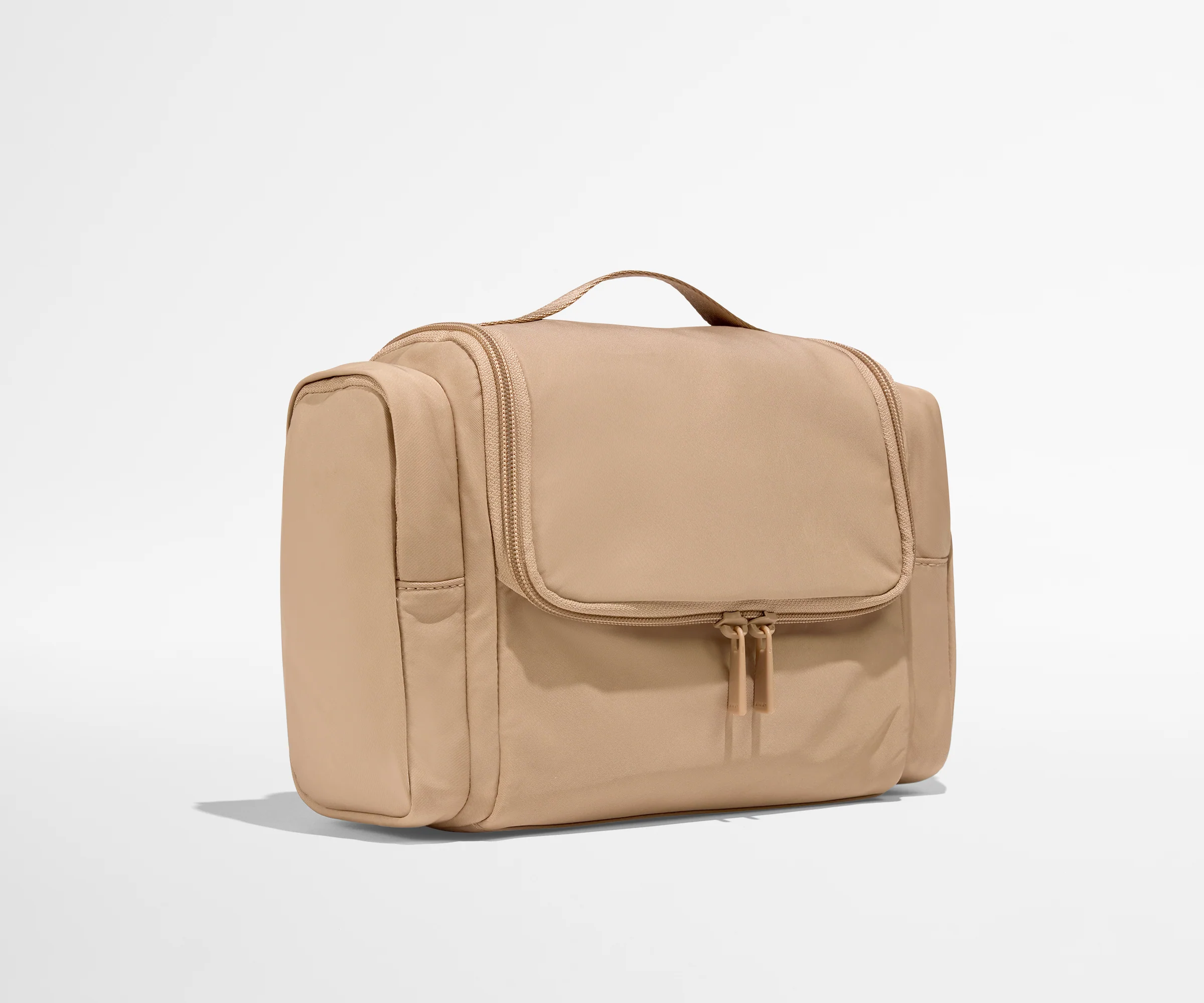Featherlight Hanging Travel Vanity in Camel Brown