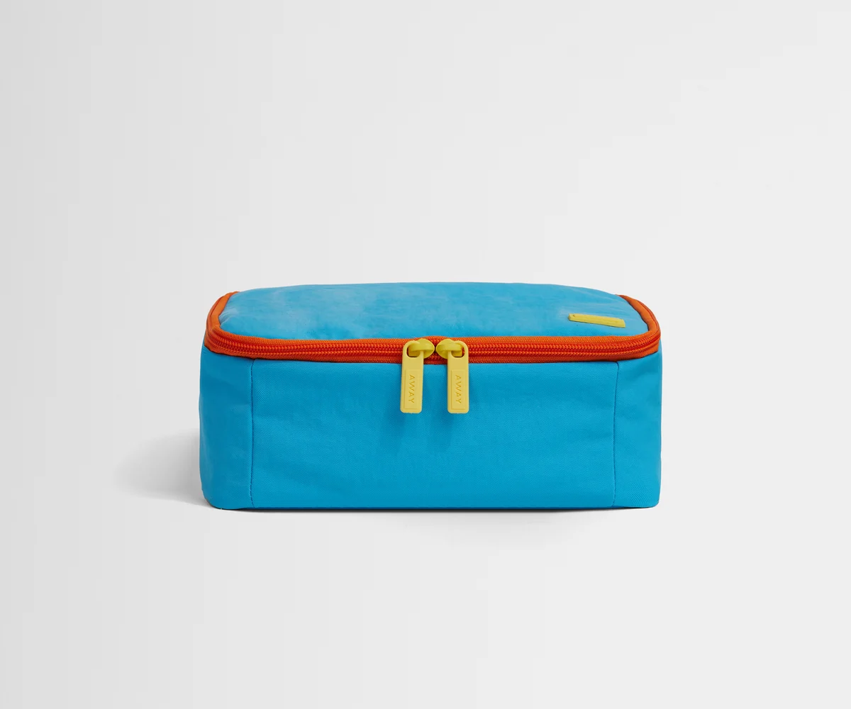 Front product view of the Kids Lunch Box in Splash Blue