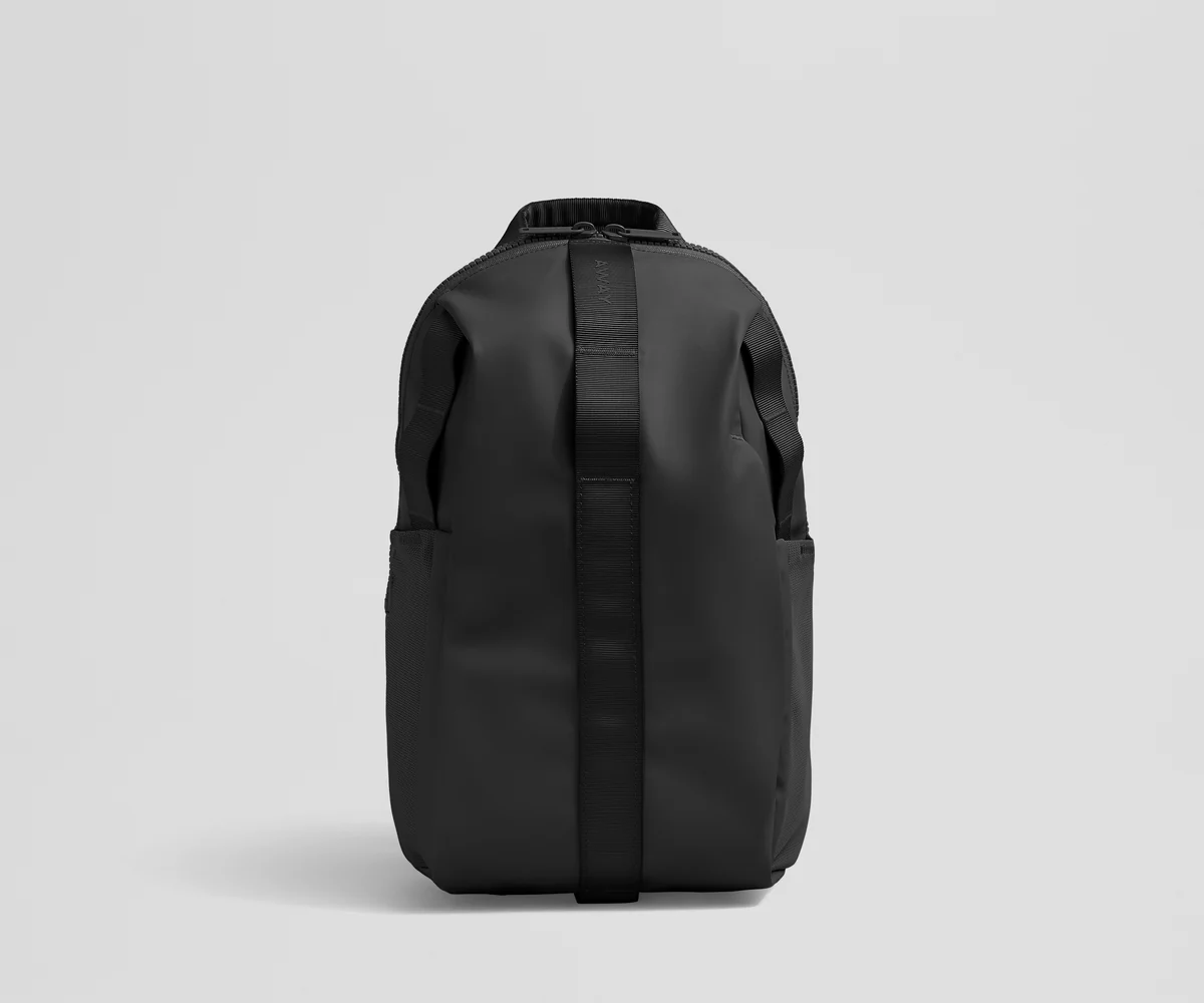 Front view of the Active Daypack 20L