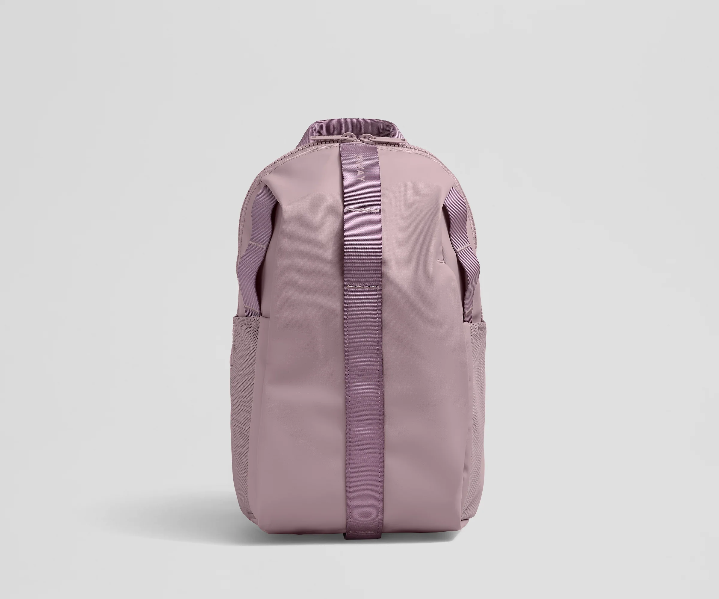 Front view of the Active Daypack 20L