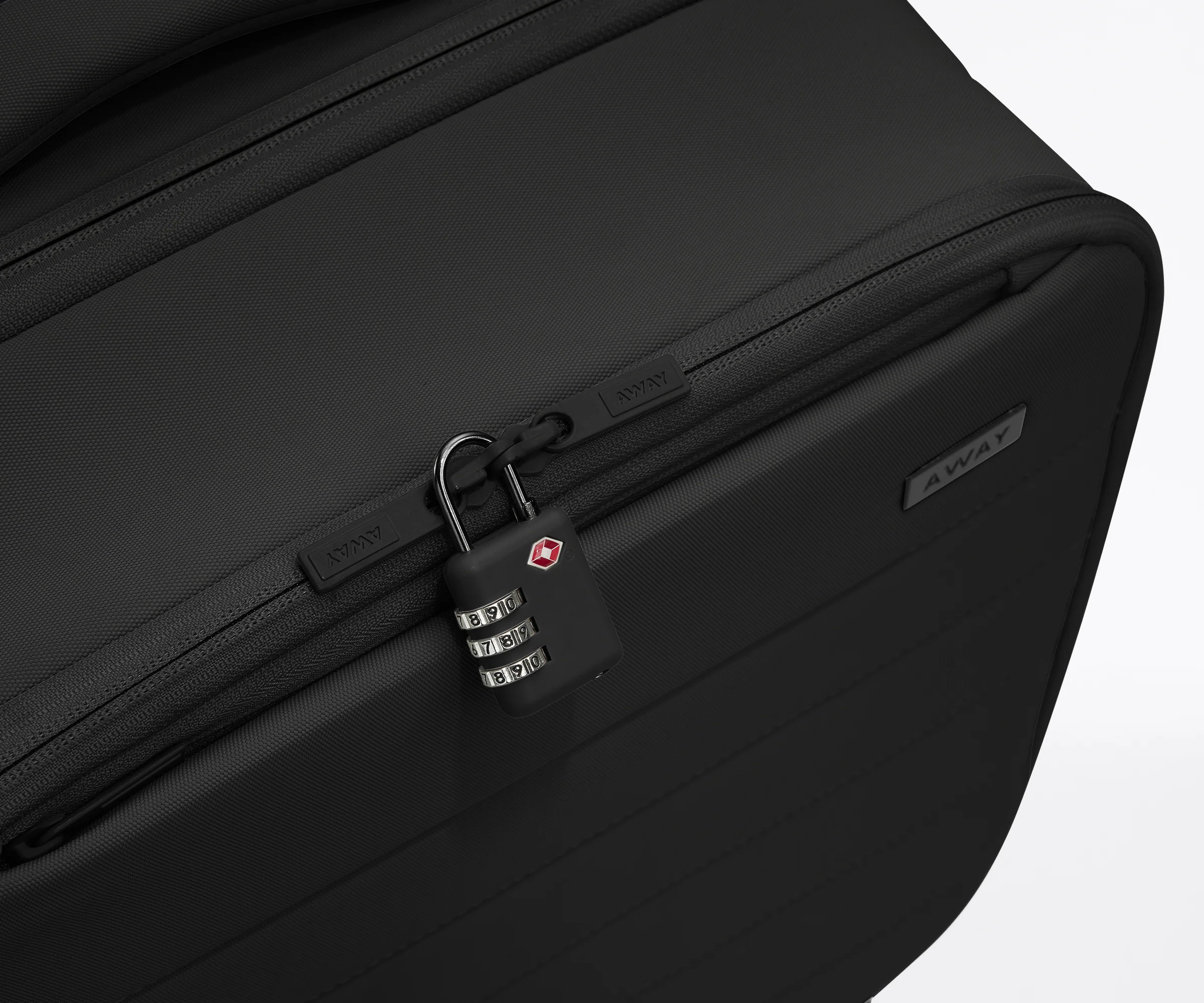 
//
Our TSA-accepted color-matching padlock keeps everything safe and secure.