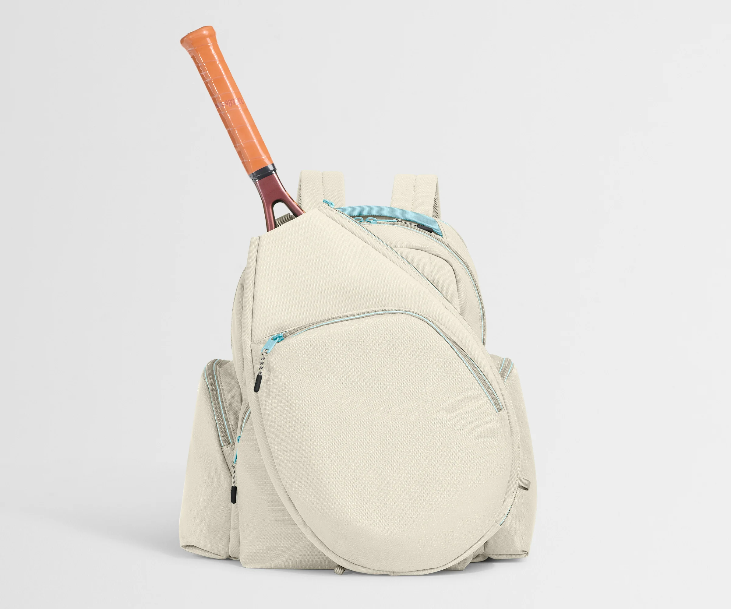 //
The Racket Bag seamlessly attaches with a magnetic back sleeve.
