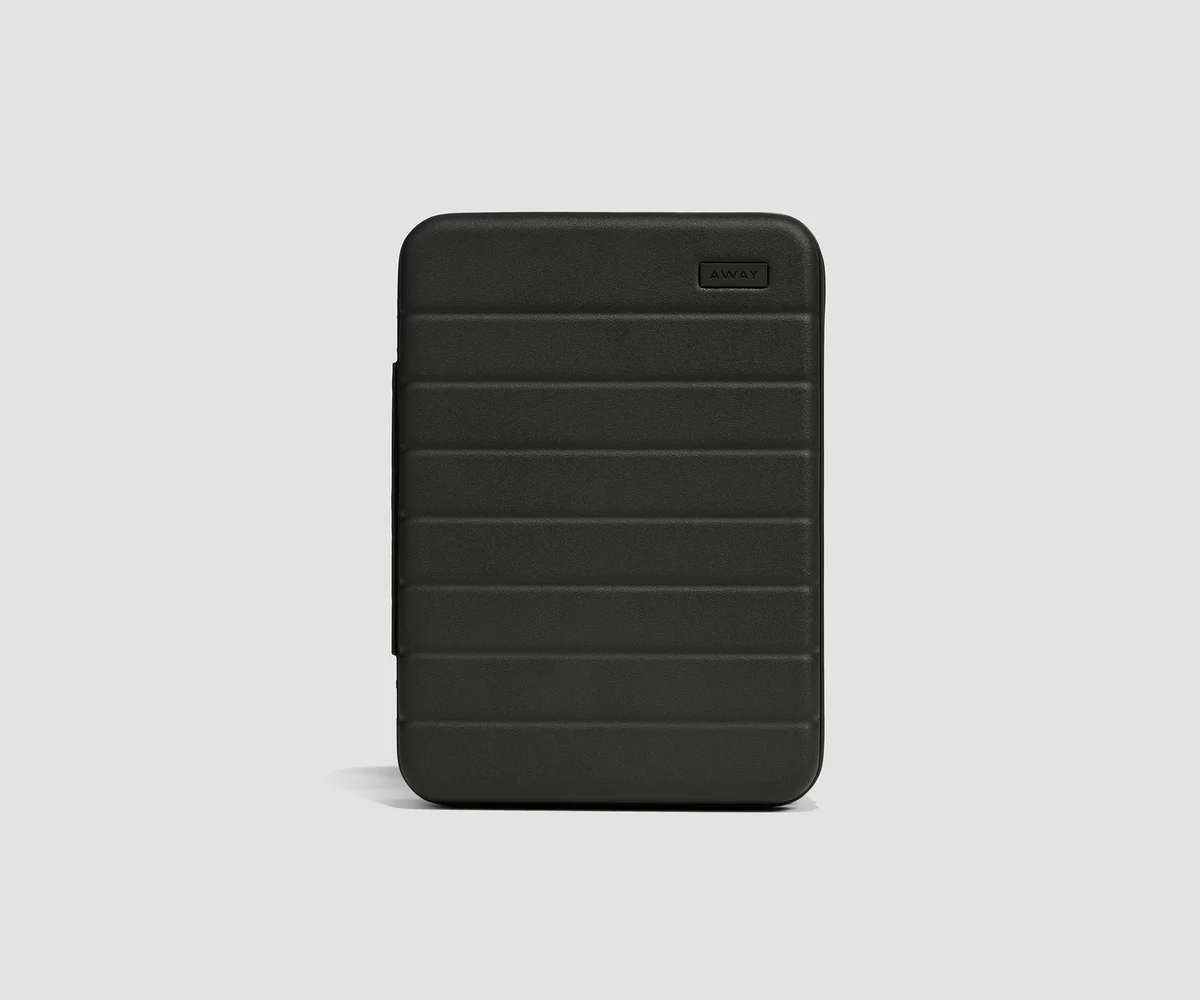 Medium Tech Case in Jet Black
