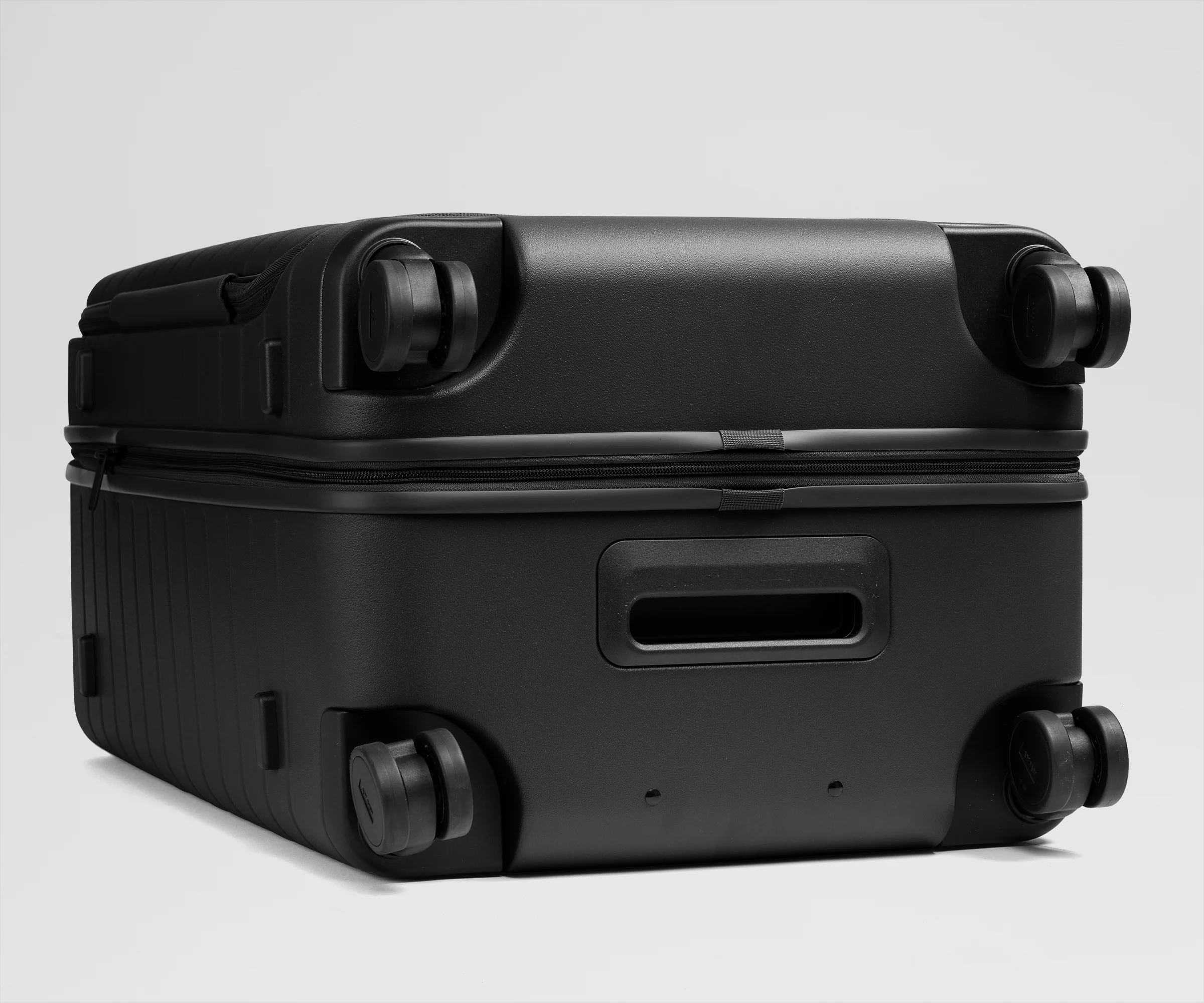 Topside Medium Trunk in Jet Black