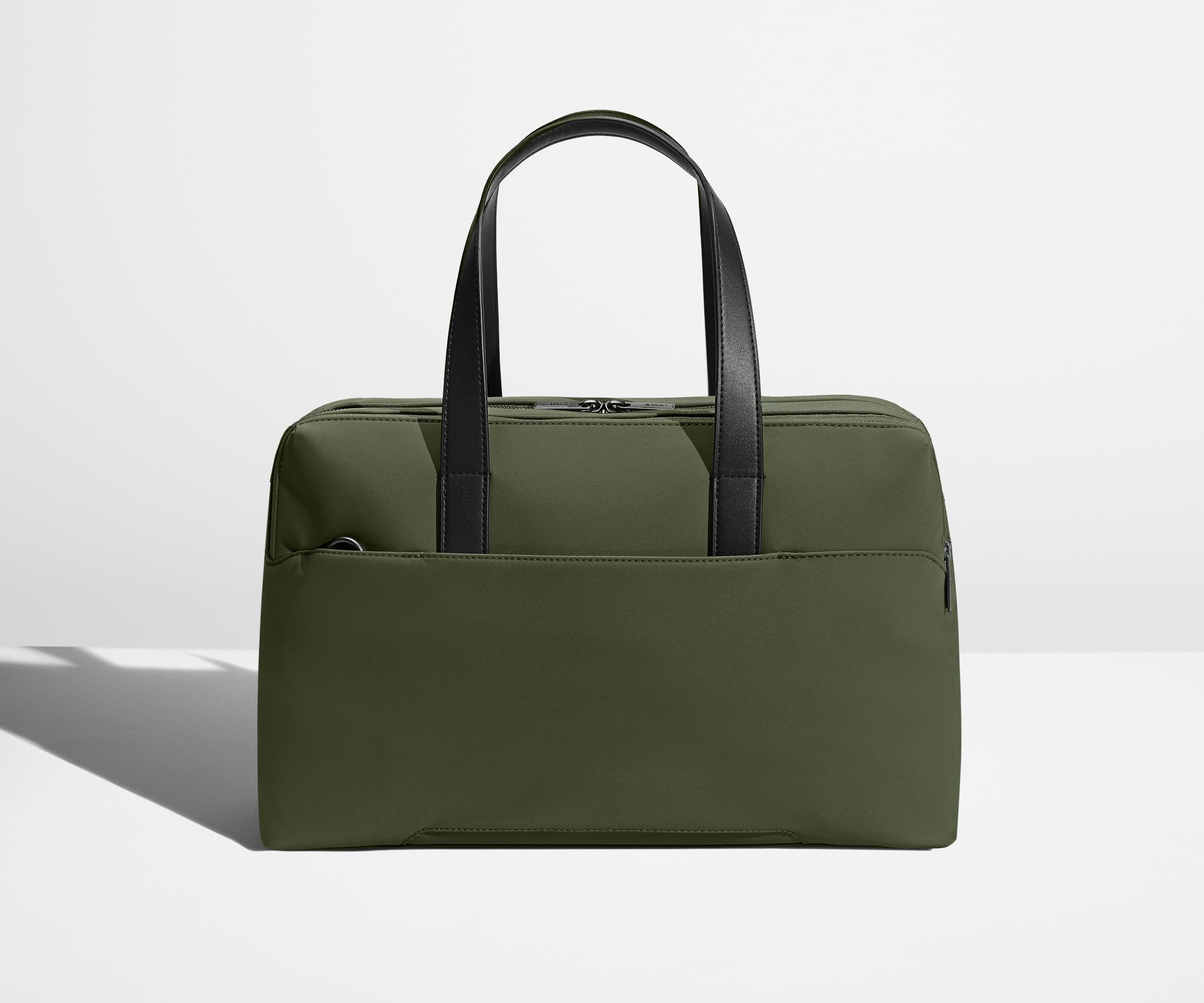 Trolley sleeve on the back of an Everywhere Bag